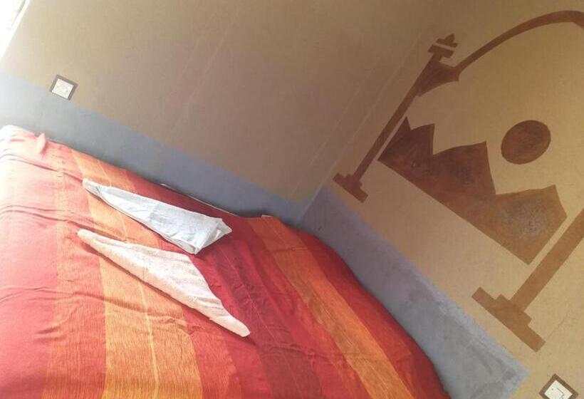 اتاق استاندارد یک نفره, Tazoult Ouzina