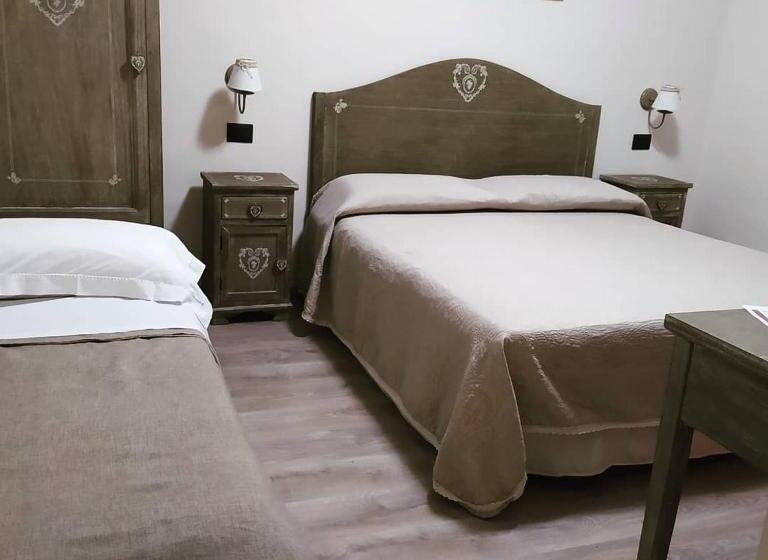 غرفة قياسية ثلاثية, Butterfly B&b