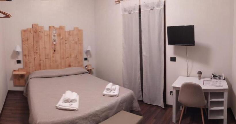 غرفة أساسية, Butterfly B&b