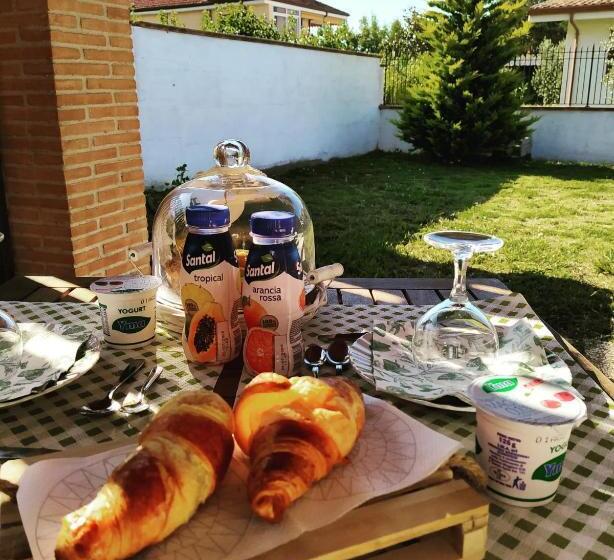 غرفة قياسية داخلية, Butterfly B&b