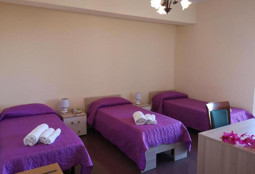 스탠다드 트리플 룸, Grand Hotel Aspromonte