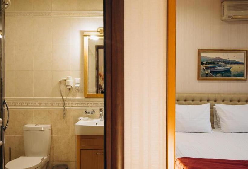 اتاق سوپریور, готельна ресторація україночка