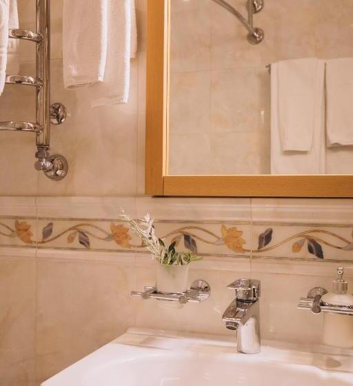 سوییت سوپریور, готельна ресторація україночка