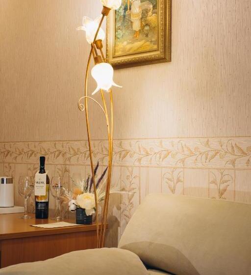 سوییت سوپریور, готельна ресторація україночка