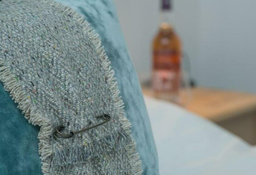 Номер Basic, Isle Of Raasay Distillery