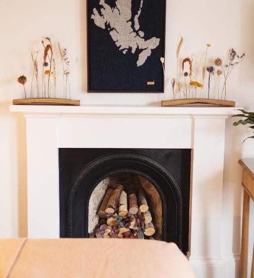 Номер Стандарт Вид на Море, Isle Of Raasay Distillery