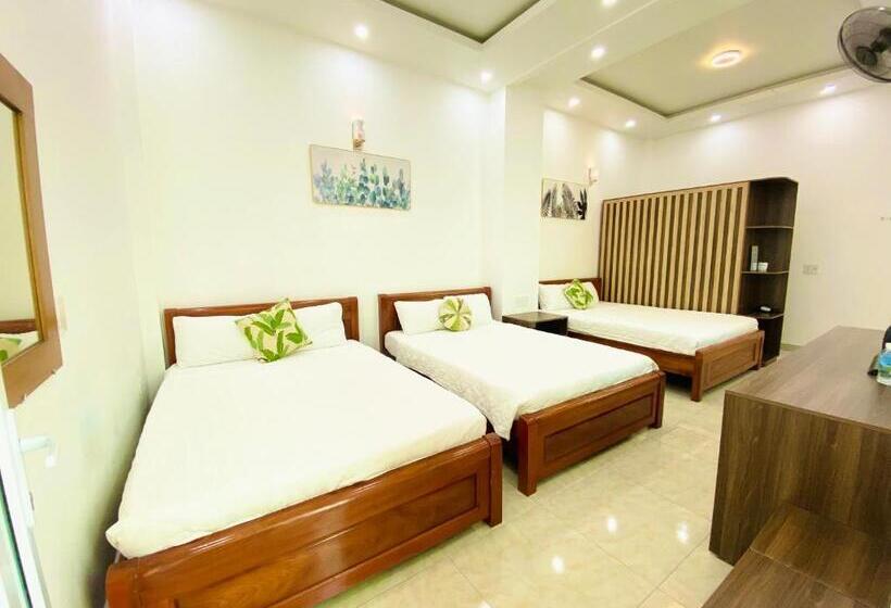 اتاق خانوادگی, Ngọc Anh