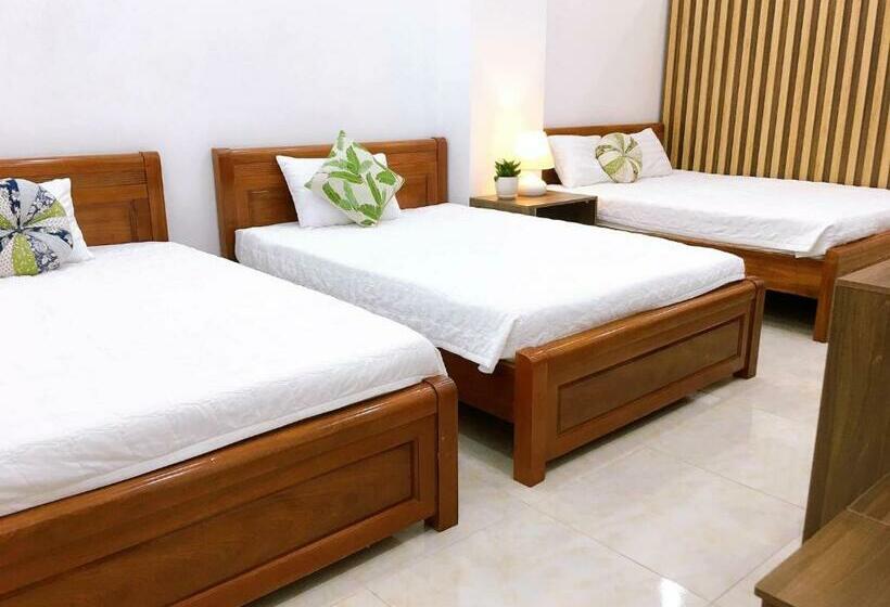 اتاق خانوادگی, Ngọc Anh