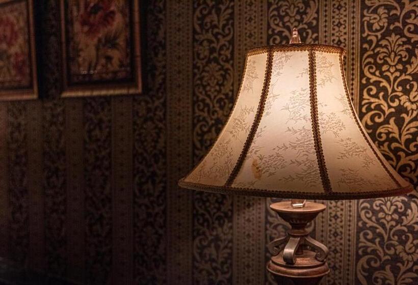 Люкс, The Graf Matsubara