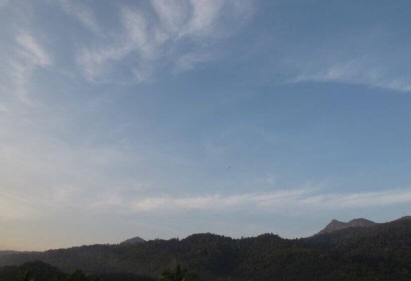 غرفة قياسية, Sukaramai