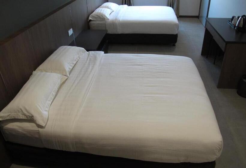 غرفة عائلية, Sukaramai