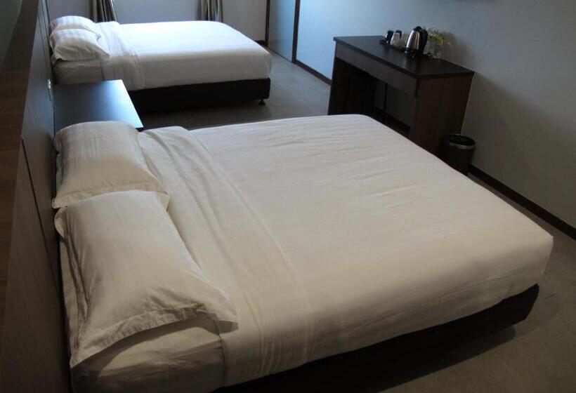 غرفة عائلية, Sukaramai