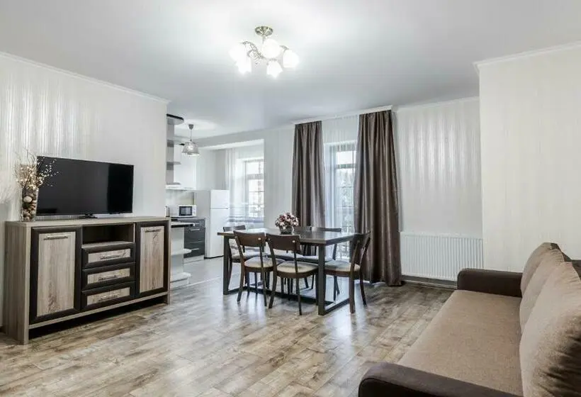 اتاق استاندارد چهارنفره با بالکن, Villa Gor Apartments