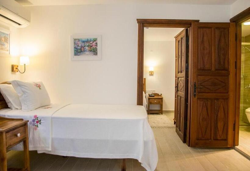 סוויטה, Monza House Otel