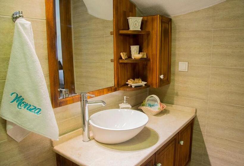 סוויטה, Monza House Otel