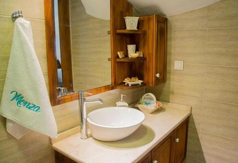 スイート, Monza House Otel