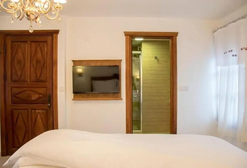 スーペリアールーム, Monza House Otel