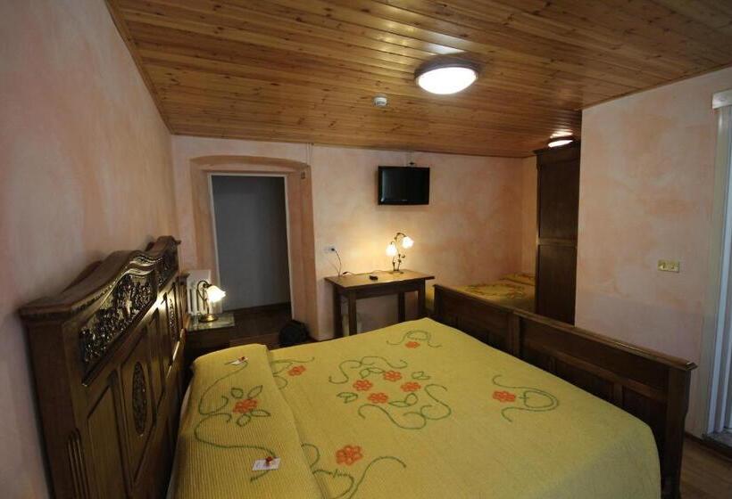 غرفة قياسية ثلاثية, Col Du Mont