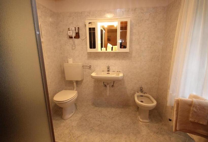 חדר סטנדרט לשלושה, Col Du Mont