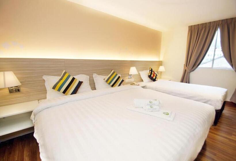 غرفة ديلوكس ثلاثية, Good Luck Inn