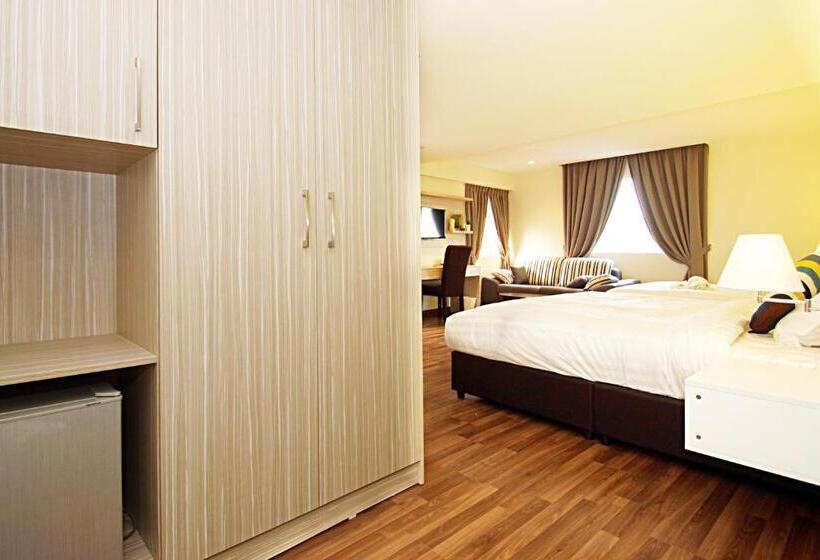 Люкс Премиум, Good Luck Inn