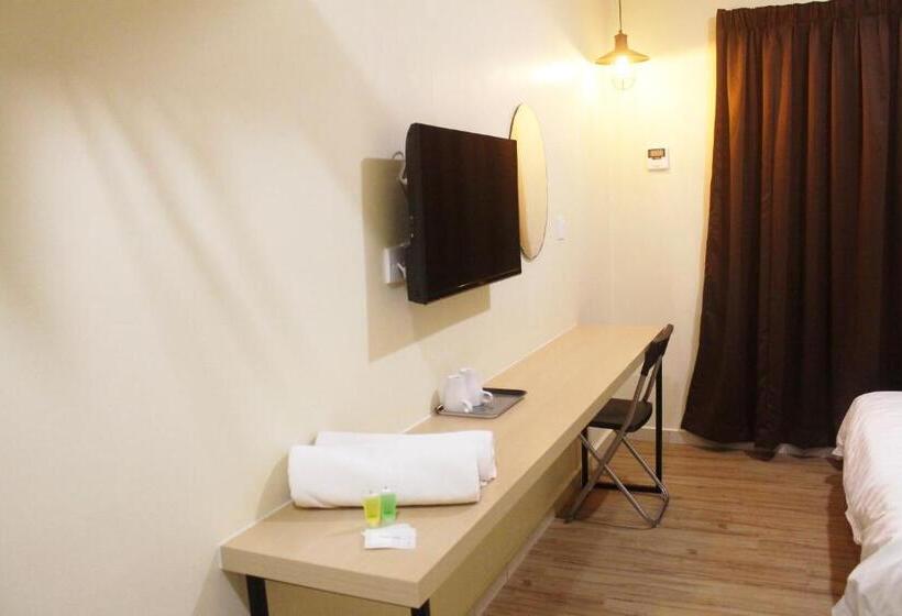 חדר סטנדרט לשלושה, No.31 Maple Inn