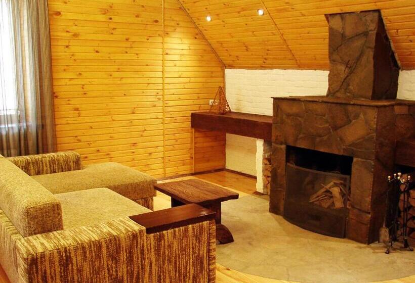 ジュニアスイート, Pershyi Kordon Tourist Complex