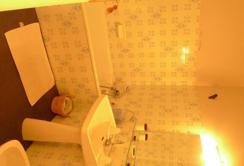 Standard room with outdoor bath, Château Du Prada