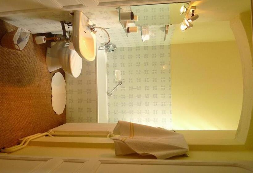 Standard room with outdoor bath, Château Du Prada