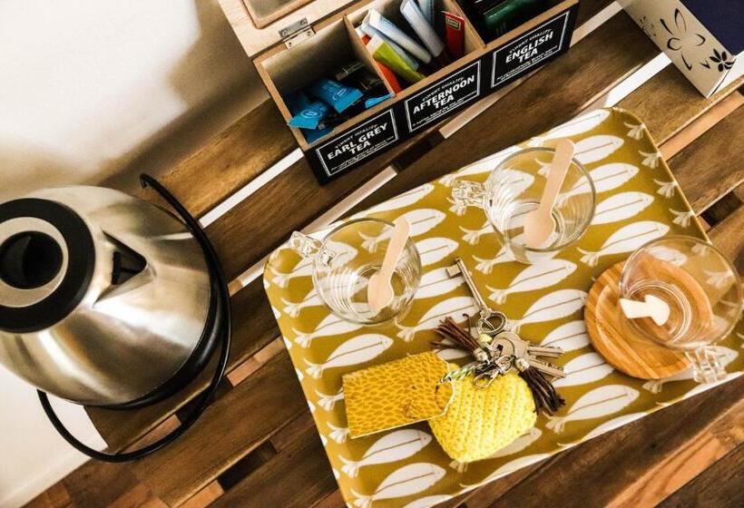 Трехместный Номер Стандарт Вид на Бассейн, Les Peyres