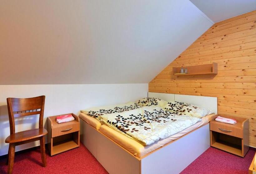 Номер Стандарт Трехместный, Penzion A Apartmány Skipark Hraběšice