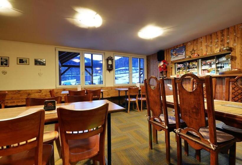 四人标准间, Penzion A Apartmány Skipark Hraběšice