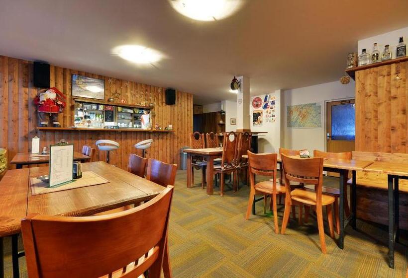 四人标准间, Penzion A Apartmány Skipark Hraběšice