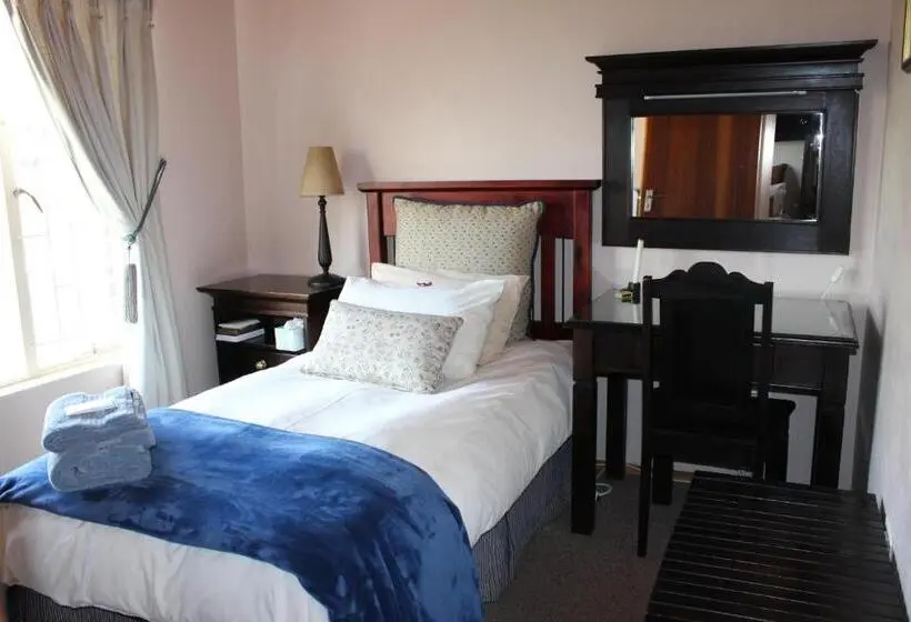 バルコニー付きスタンダードトリプルルーム, Waterfront Guest House