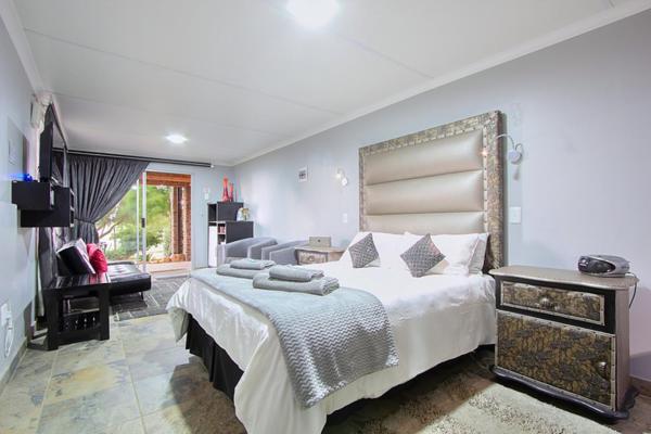 חדר משפחתי נוף לגינה, Waterfront Guest House