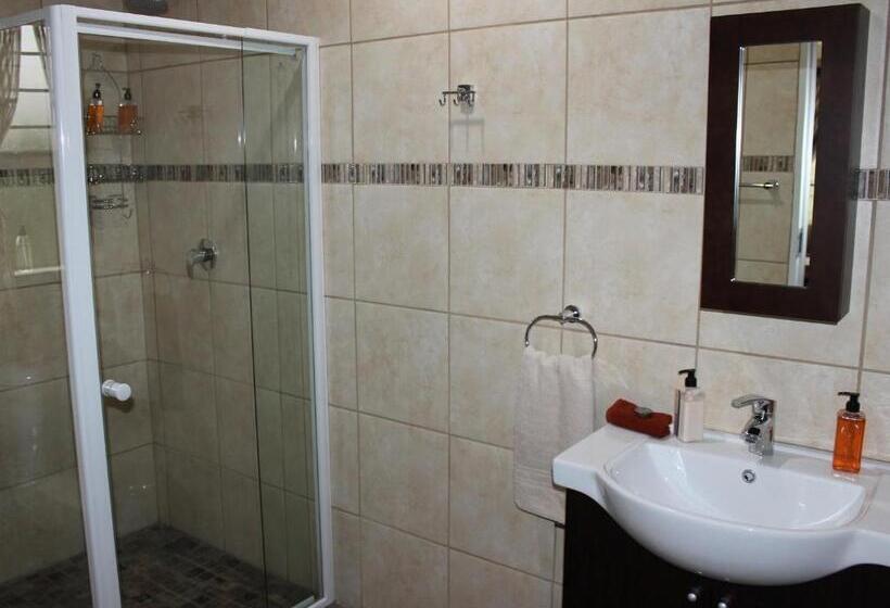 חדר סטנדרט עם מרפסת, Waterfront Guest House