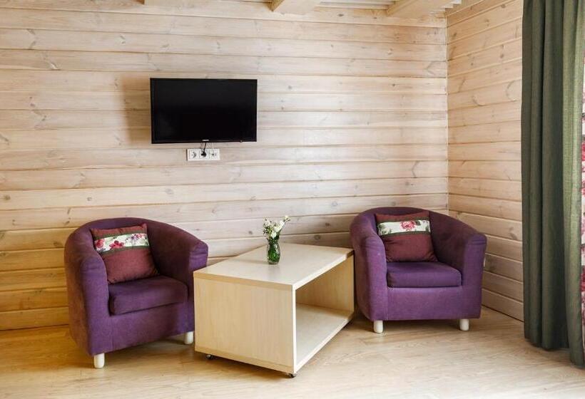 家庭间, Voevodyno Resort