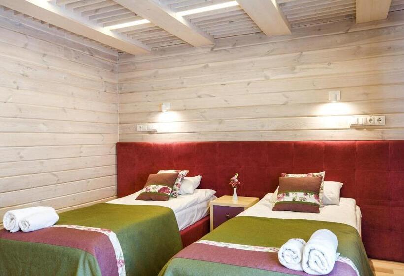 家庭间, Voevodyno Resort