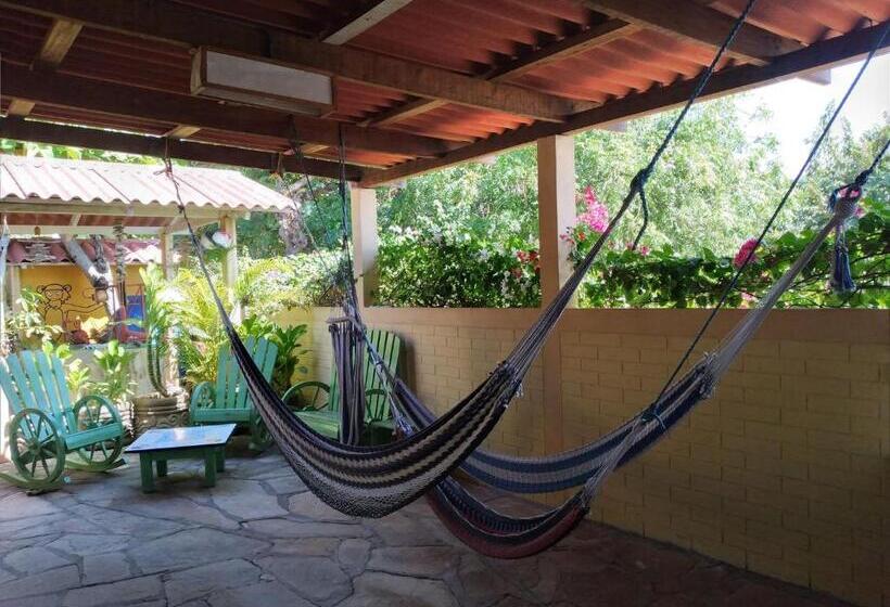 غرفة قياسية ثلاثية حمام مشترك, Bananoz Surfhouse