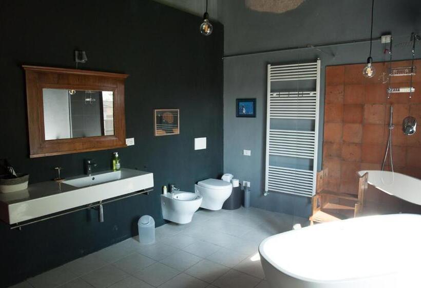 标准间, Corte Mantovanella