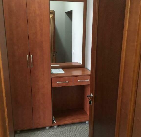 Chambre Standard Individuelle, готель леон