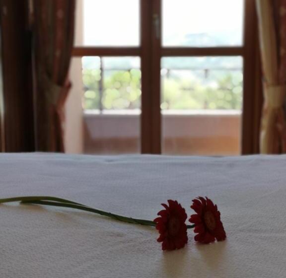 غرفة قياسية, Balcone Sul Metauro