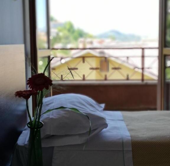 غرفة قياسية فردية, Balcone Sul Metauro