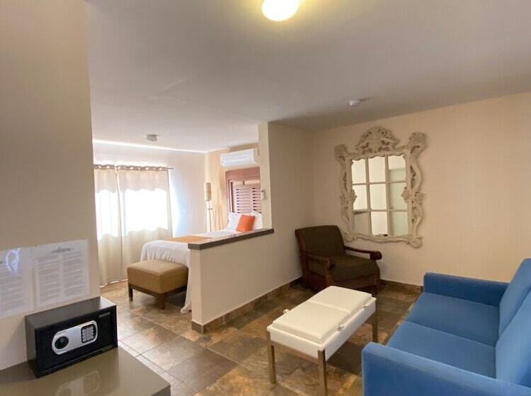 غرفة قياسية فردية, Los Vientos