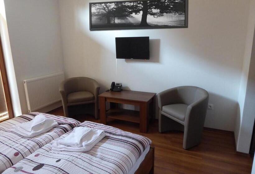 스탠다드 룸, Jolán Pension & Restaurant