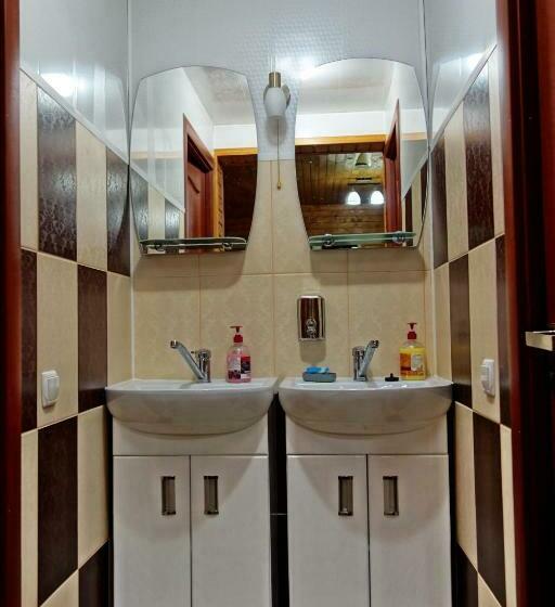 Habitació Estàndard, рада дараба