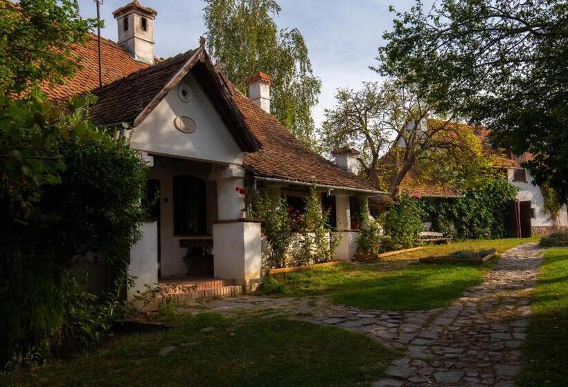 家庭房间共用浴室, Count Kálnoky S Transylvanian Guesthouses