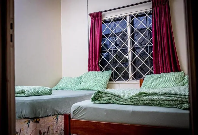 Habitació Triple Estàndard Vista Jardí, Sonja S Guesthouse
