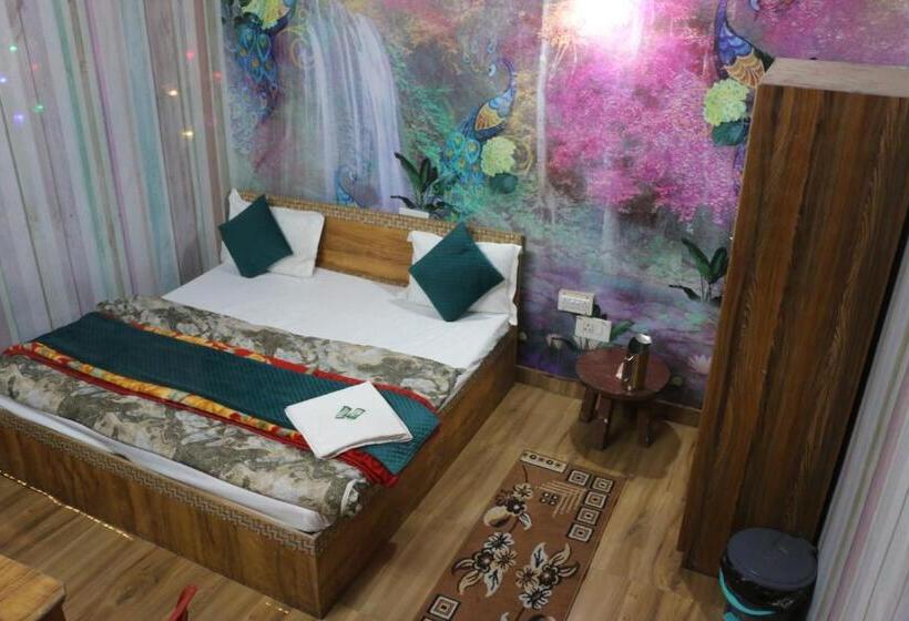 غرفة قياسية سرير كينج, Manikaran View