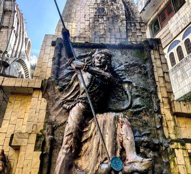 غرفة قياسية مطلّة علي البحيرة, Manikaran View